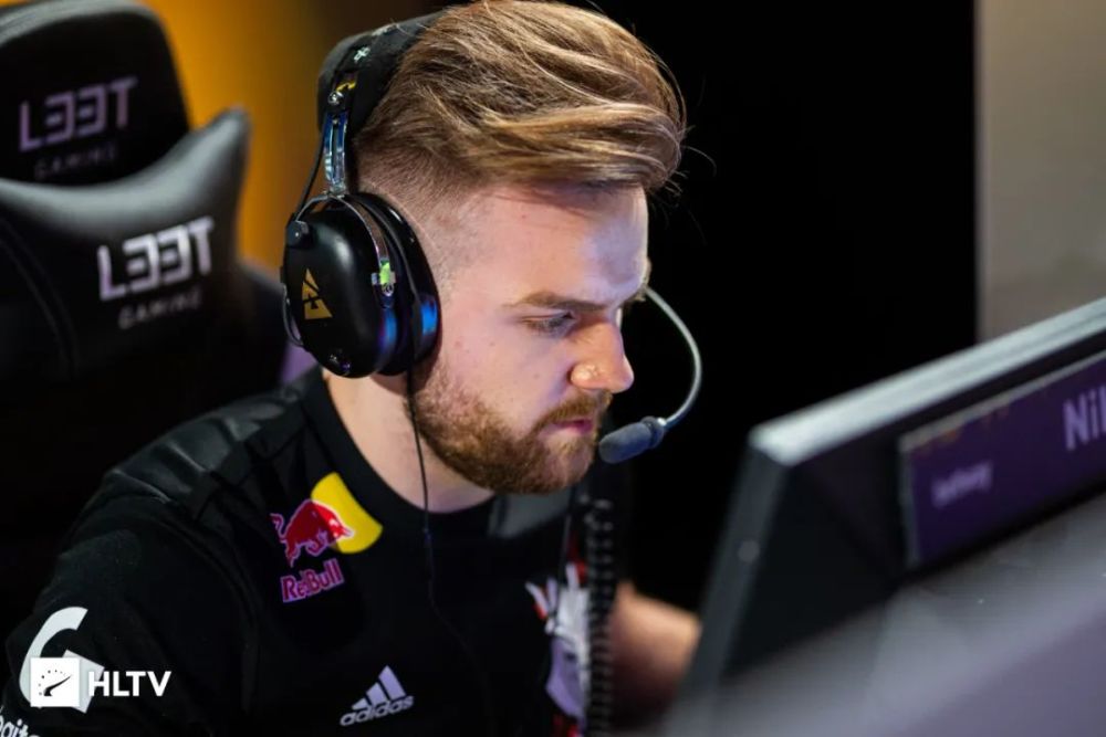 数据里程碑预告：Tarzan即将解锁LPL 2500助攻成就