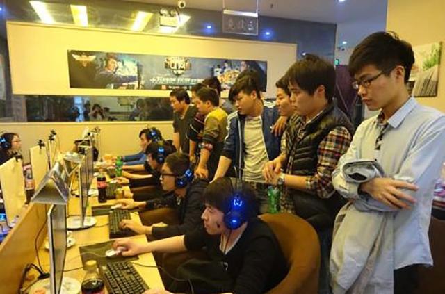 LPL whistleblower： 关于 JD Gaming 中路选手 Yagao 的转会期没有消息，他可能会选择在2025年休息！
